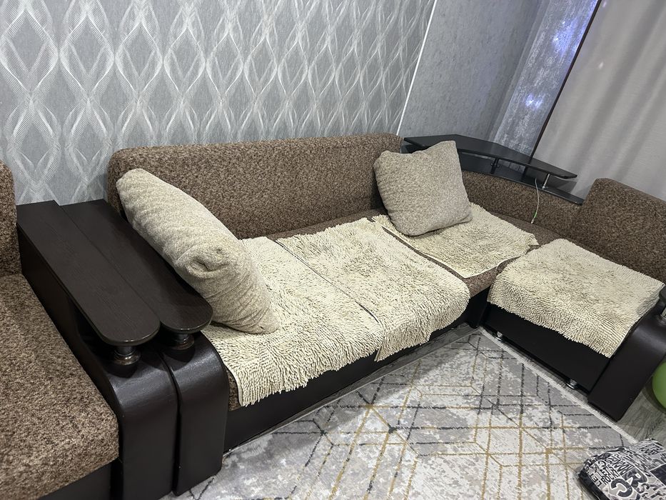 Продам отличный угловой диван
