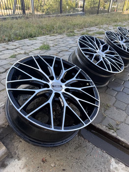 Продам комплект дисков на 17
