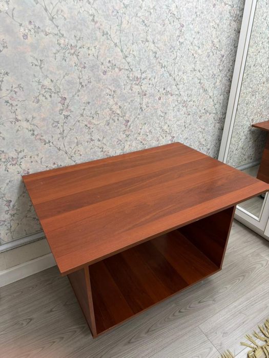 Срочно продам стол