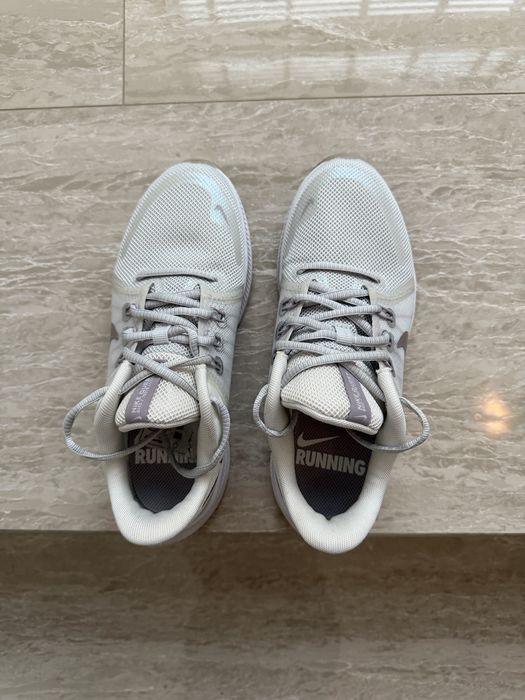 Дамски маратонки NIKE