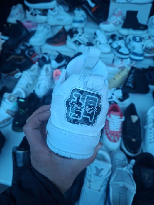 Louis vuiiton skate negru si alb full calitate premium oferta