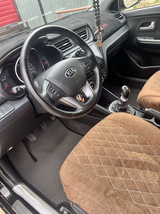 Продам Kia Rio в хорошем состоянии.