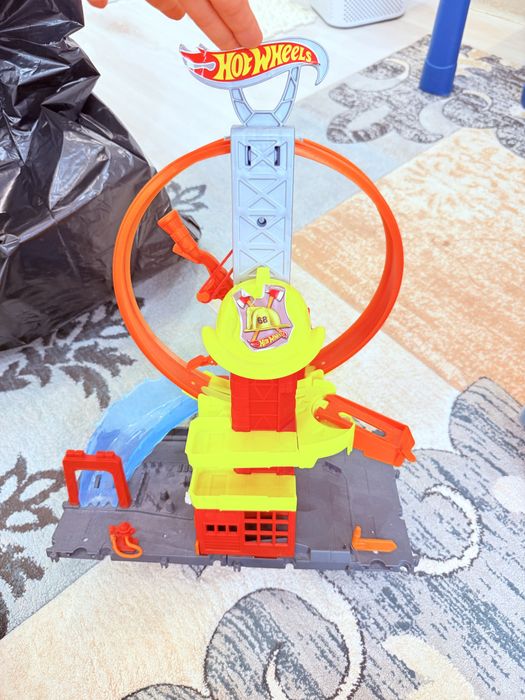 машинки, база авторалли Hot Wheels
