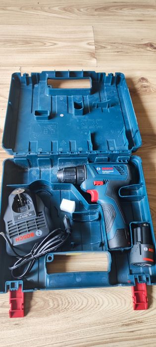 Продавам винтоверт BOSCH GSR120 LI