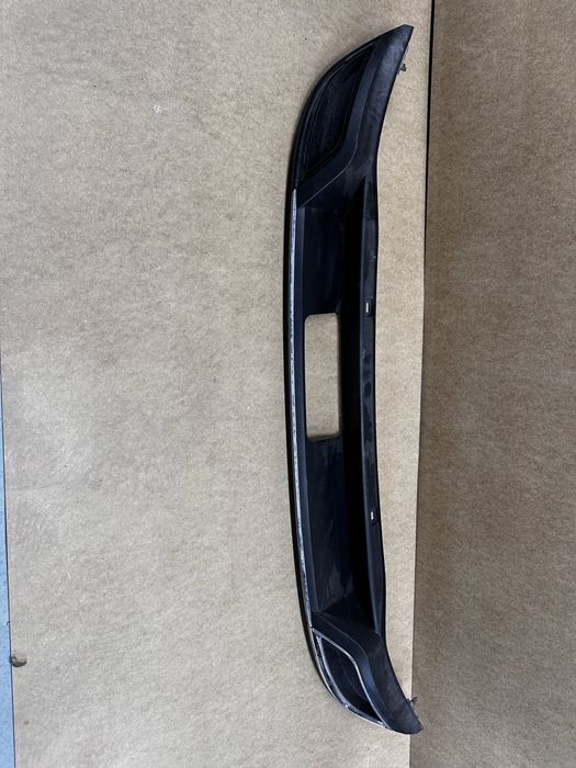 Spoiler inferior bară spate vw golf 7.cod:5g6807568.s.