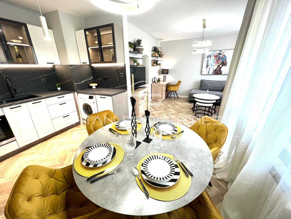 Продава се Тристаен апартамент в Пловдив, Христо Смирненски - 97 кв.м за 2269 €/кв.м - Снимка #1