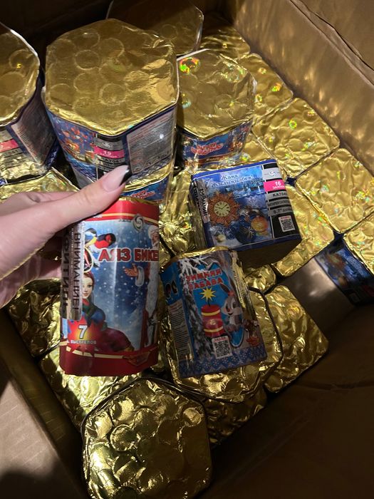 Салюты в розницу ,  бомбочки оптом