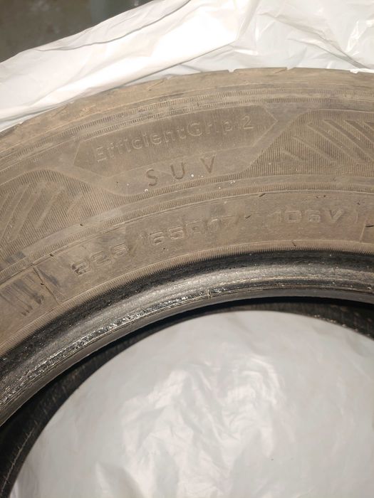 Продавам гуми GOODYEAR EFFICIENTGRIP 2 SUV 225/65 R17