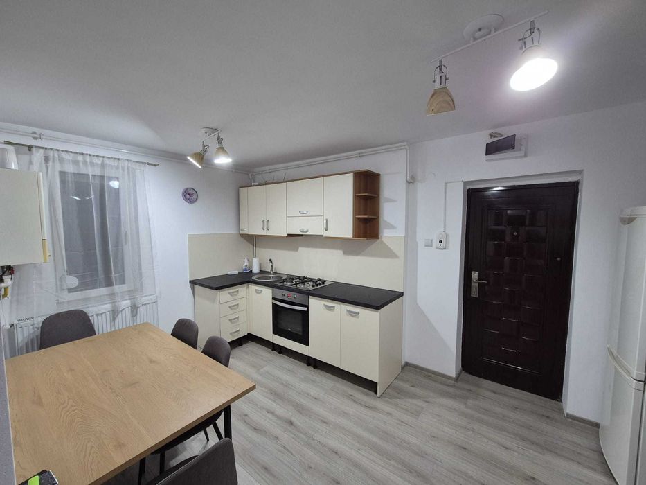 Chirie ap 2 camere  Careiului vizavi de Shopping City