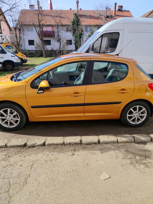 Vind peugeot 207