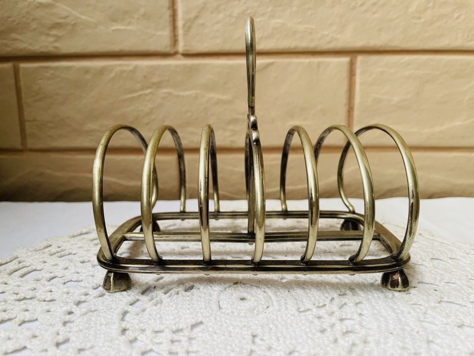 Красива посребрена поставка за филийки от Англия