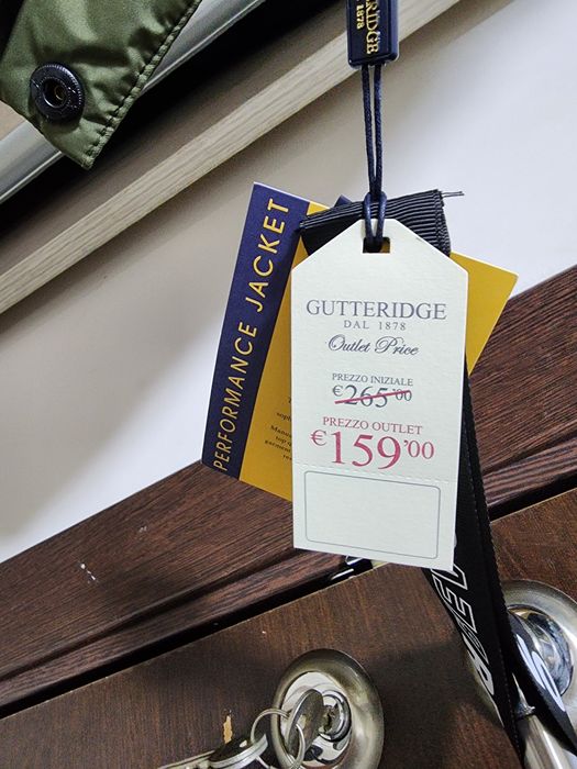 Куртка в цвет хаки. Италиянский брэнд.