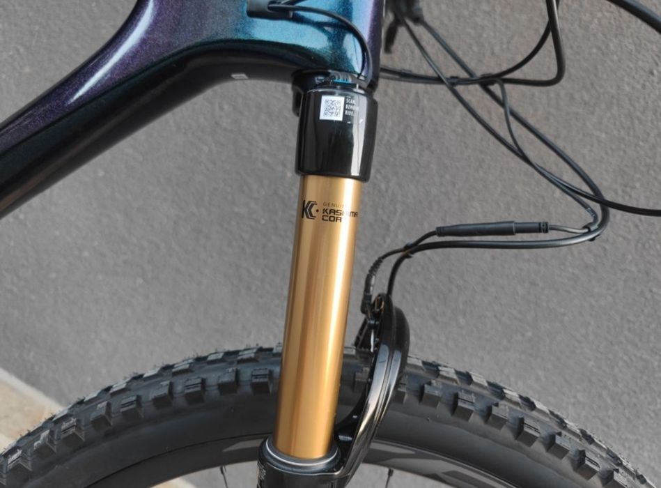 Нов Карбонов Велосипед 29" Giant 1х12 Sram Gx Fox Valve Live Bluetooth