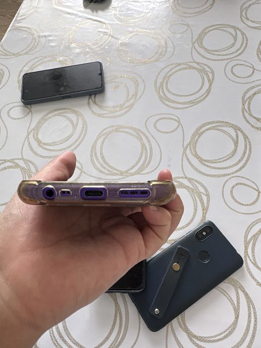 Телефоны    Xiaomi  в  хорошем состоянии,