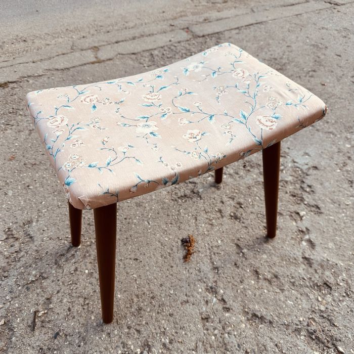 Винтидж шведска табуретка – Mid-Century Modern (50–60-те)