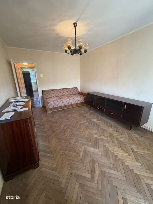 De vânzare apartament 2 camere Decomandat etaj 3/4 — fotografia 1