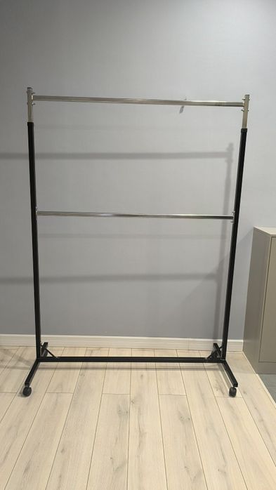 Стойка для одежды