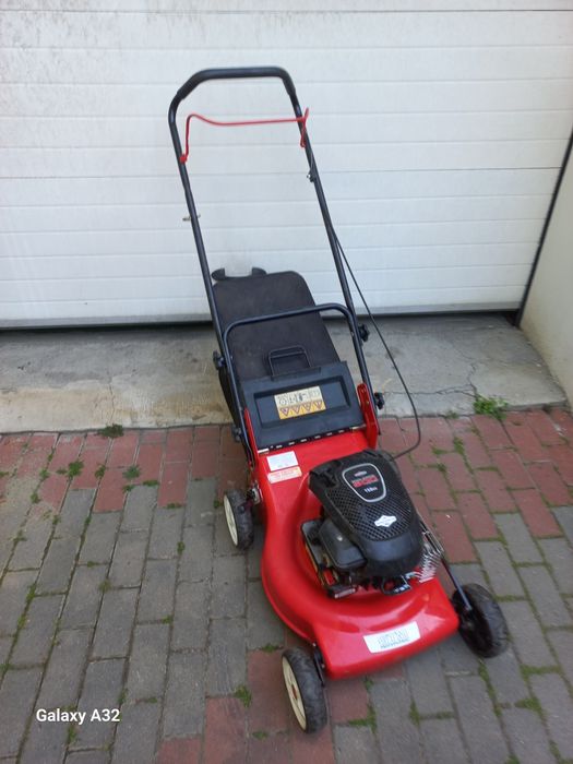 Mașina de tuns iarba