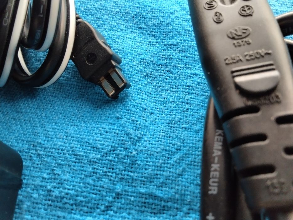 Много ценно и рядко зарядно за всички видове камери на Sony original