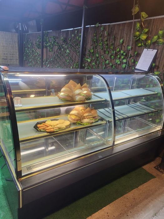 Vitrina frigorifica aproape noua