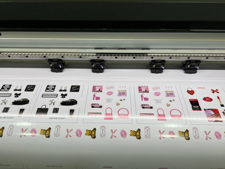 Наклейки и стикеры на заказ