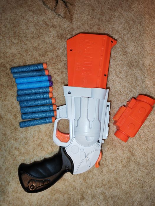 Blaster nerf fortnite revolver