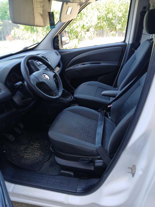 Vând Fiat doblo 1.3 multijet  diesel  2012  masina este foarte bine întreținută atât mecanic cat si estetic