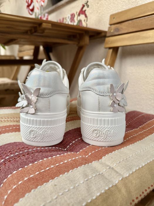 Adidasi albi pentru nunta sau cununie