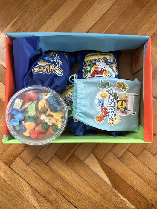 Албуми със стикита от Лидъл и Била