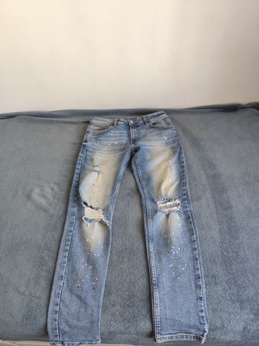 Blugi rupti bershka