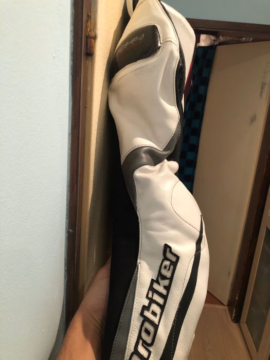 Цял мъжки кожен мото екип 52 размер