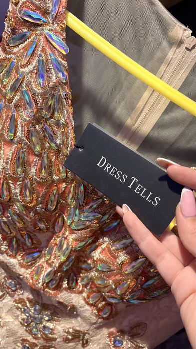 Официална рокля, става и за бална