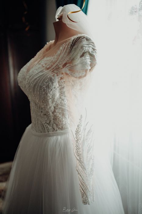 Rochie de mireasa model 2023