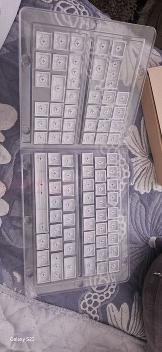 Продам бело зеленый кейкапы
