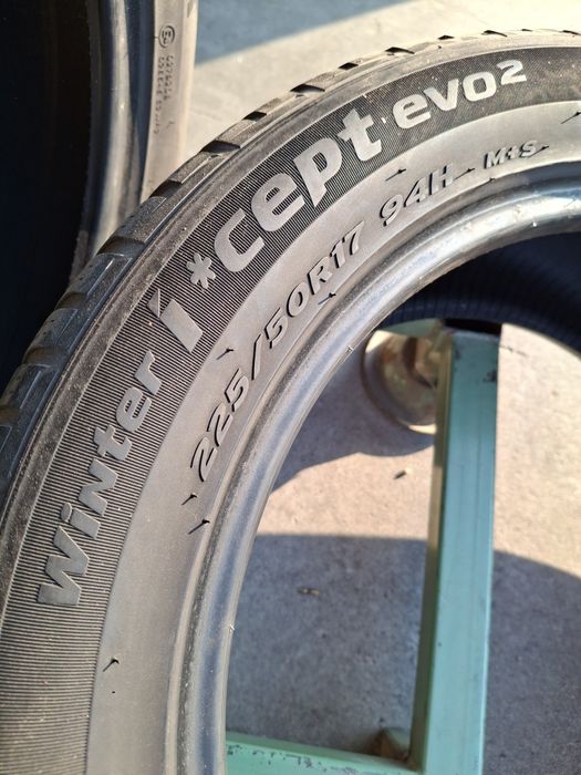 2  Anvelopele de iarnă 225 50 r17 Hankook