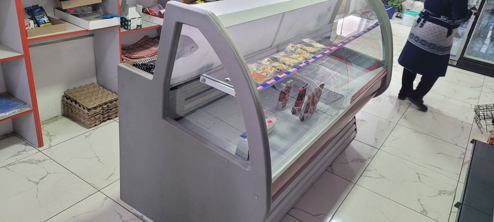 Продам холодильники полки