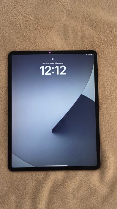 Apple iPad Pro 12.9” – перфектно състояние + Apple Pencil – подарък