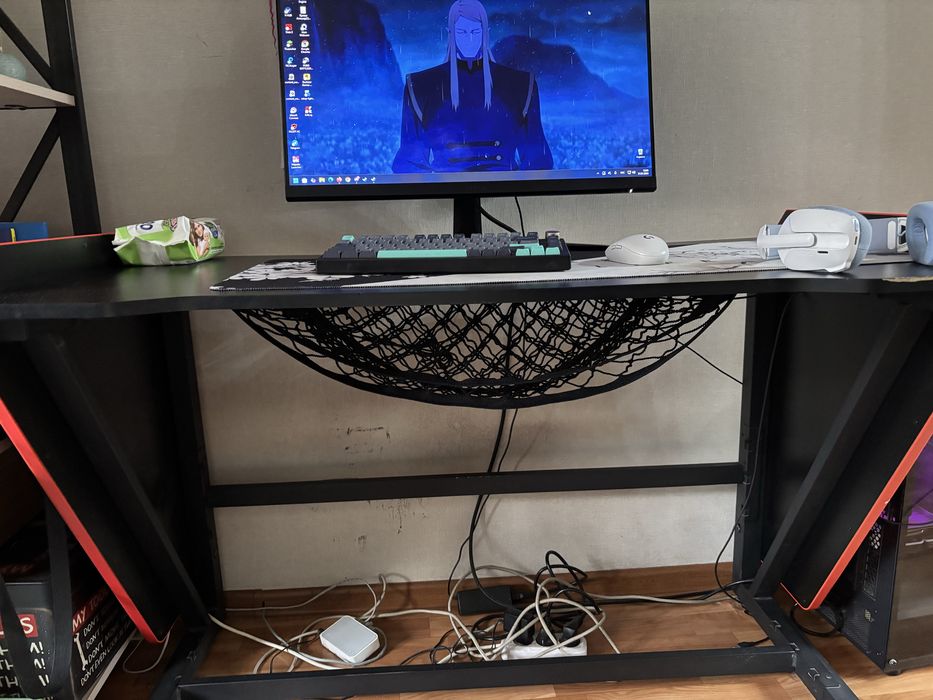 Компьютерный стол игровой