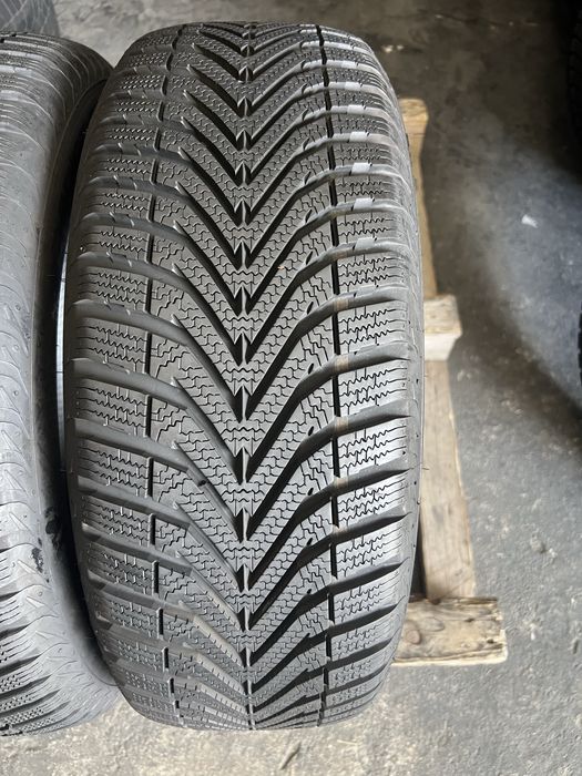 2 anvelope iarna ca NOI 205/55/16 Vredestein DOT 4221!