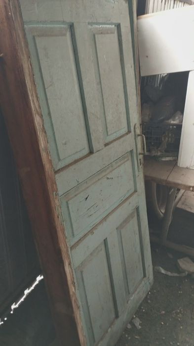 Продам деревянную дверь для бани