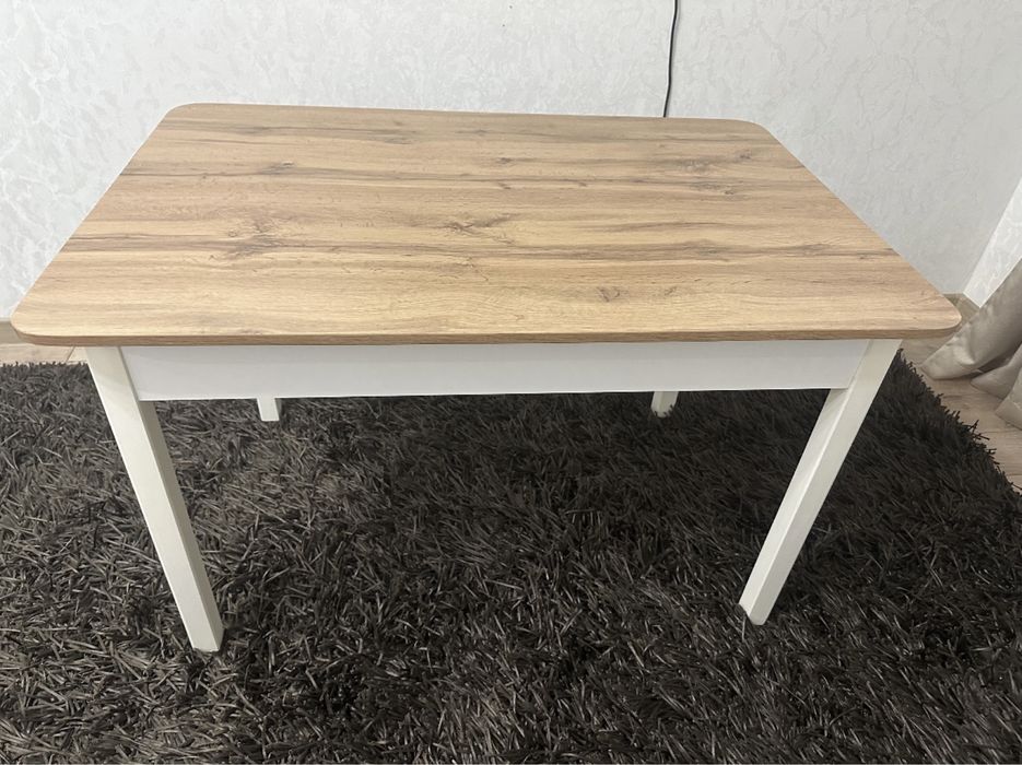 Стол кухонный деревянный