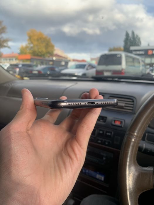 Продам iphone (айфон) 11 128