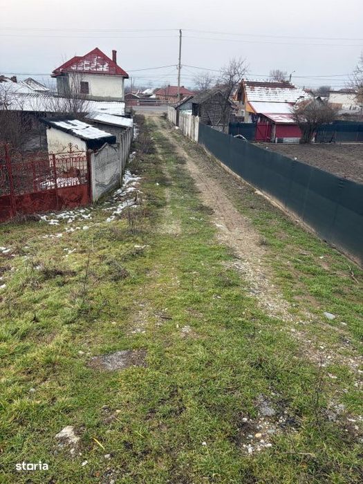 Teren arabil de 700mp la 10000 euro la 60 mp de str E70 Racoteanu