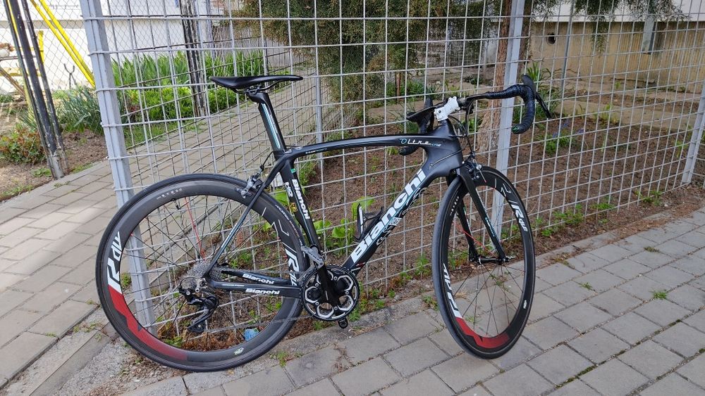 Vând Bicicletă Binachi Oltre XR.2 Full Carbon . Preț Negociabil