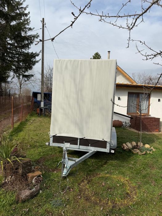 Двуосно ремарке .