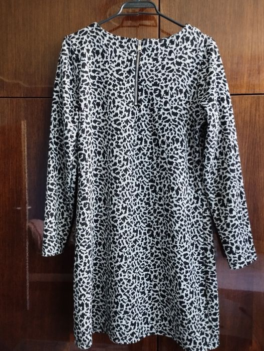 Дамска рокля, подходяща и за студени дни