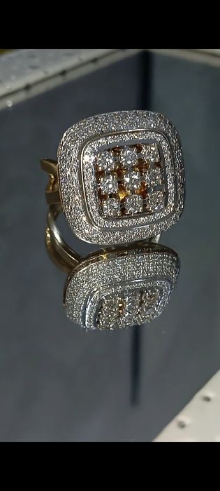 Золотое кольцо  с бриллиантами