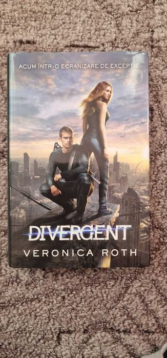 Vand diverse serii de carti