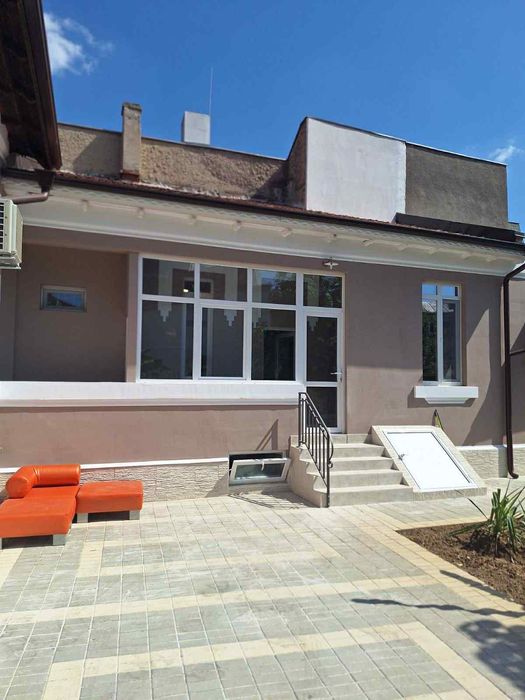 Дава се под наем Офис в Силистра, Север - 60 кв.м за 255 € - Снимка #1