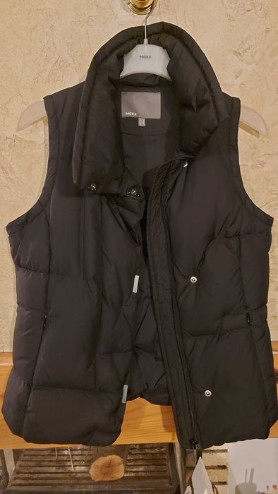 Дамски черен пухен елек, MEXX, 36 рамер